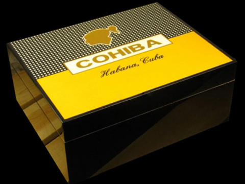 Hộp đựng Cigar Cohiba chất liệu gỗ tuyết tùng cao cấp